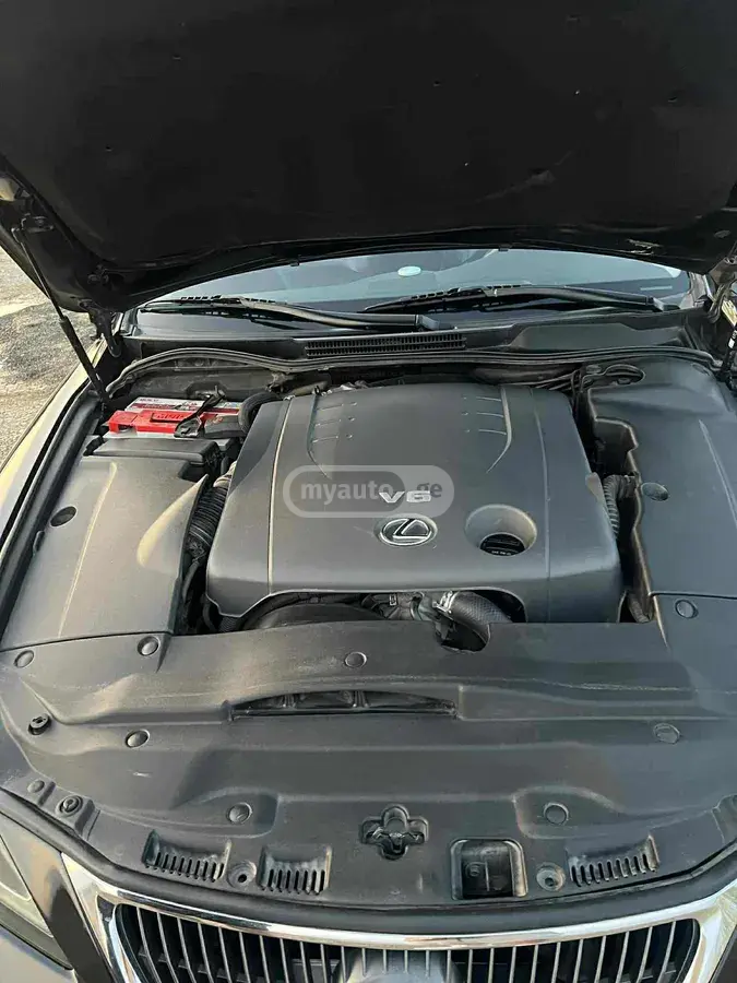 Lexus IS 250 2011 — photo 2