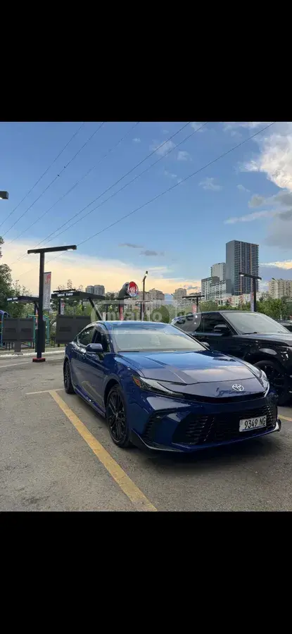 Toyota Camry 2026 — photo 2