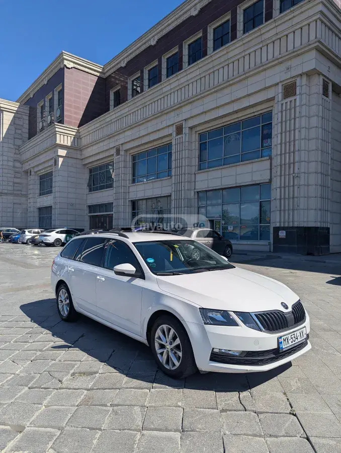 Skoda Octavia 2018 — photo 2