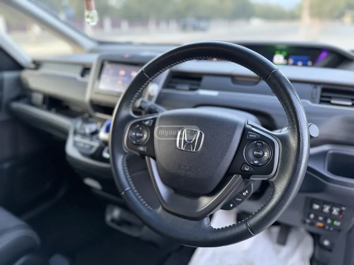 Honda Freed 2018 — photo 2
