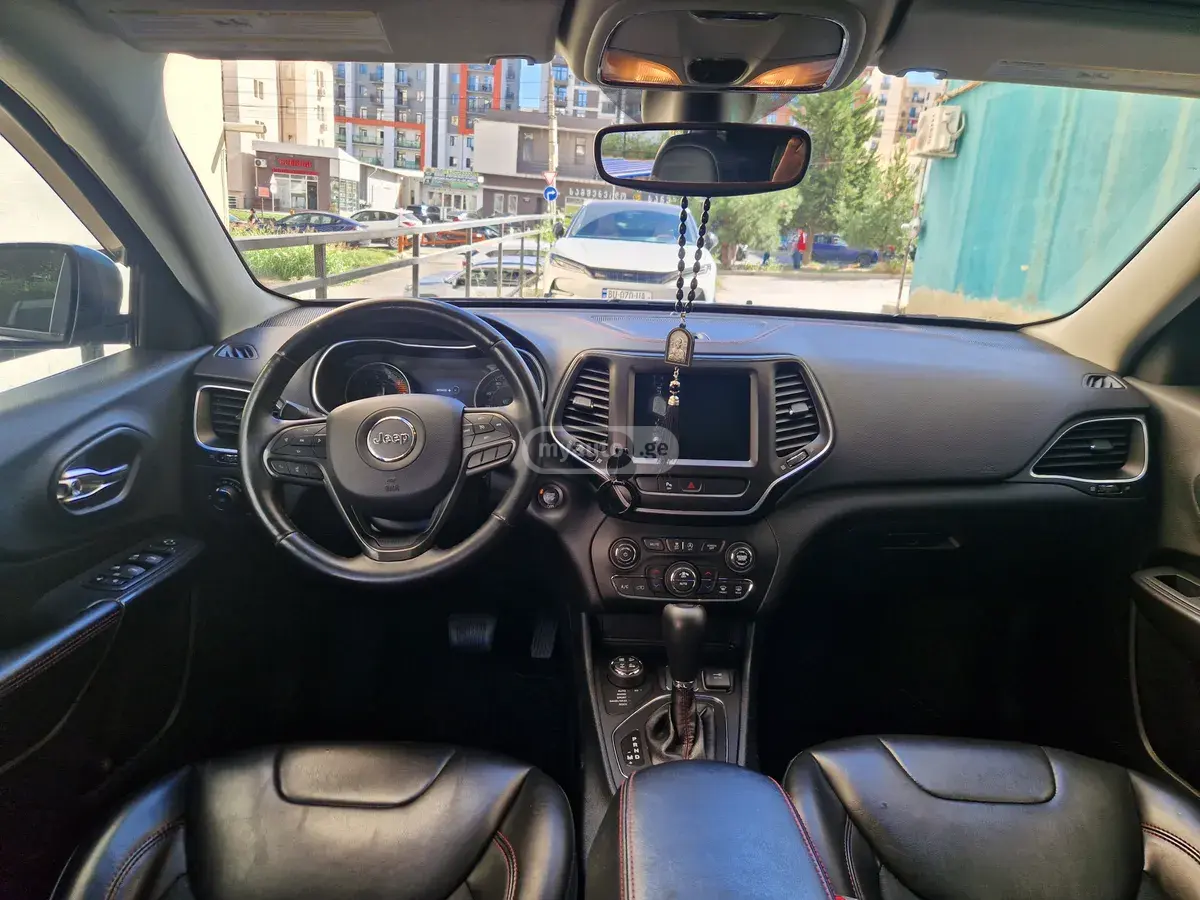 Jeep Cherokee 2018 — photo 2