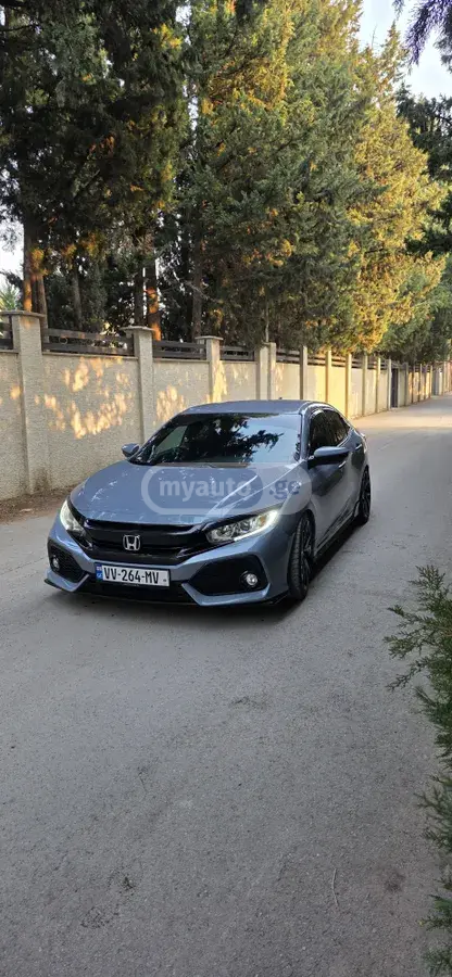 Honda Civic 2019 — photo 2
