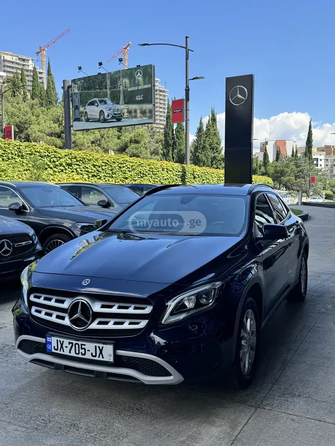 Mercedes-Benz GLA 200 2018 — photo 2