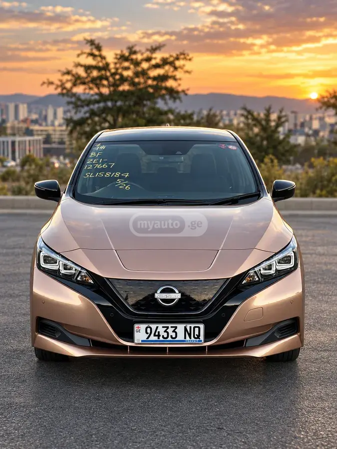 Nissan Leaf 2022 — photo 2