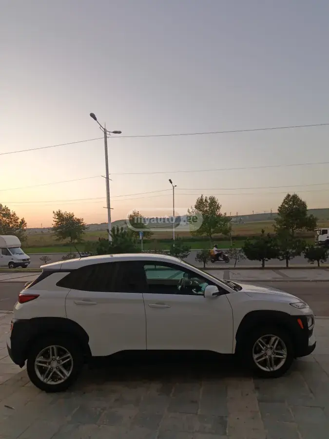 Hyundai Kona 2020 — photo 2