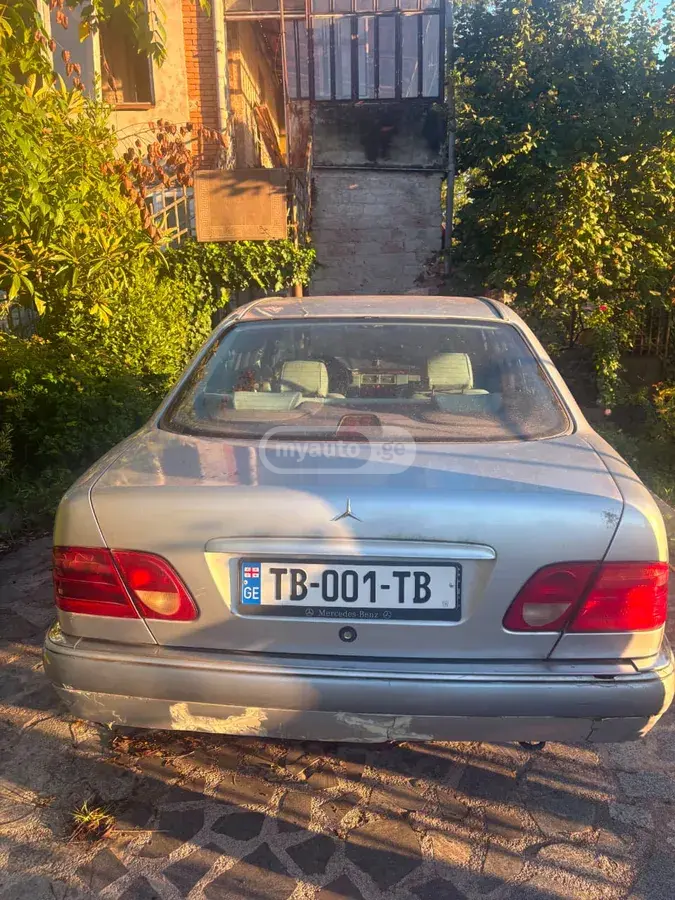 Mercedes-Benz E 280 1998 — photo 2