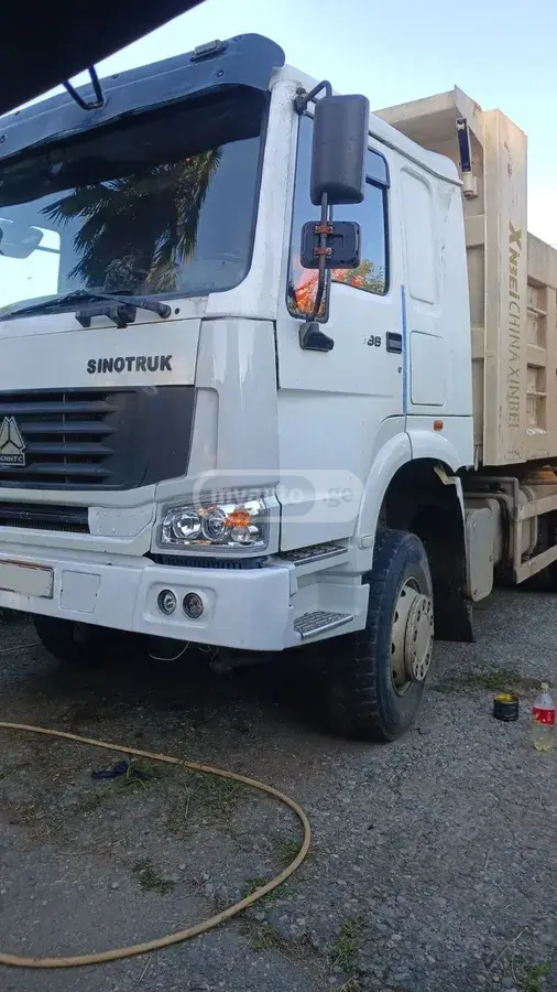 Sinotruk Howo 371 2010 — photo 2