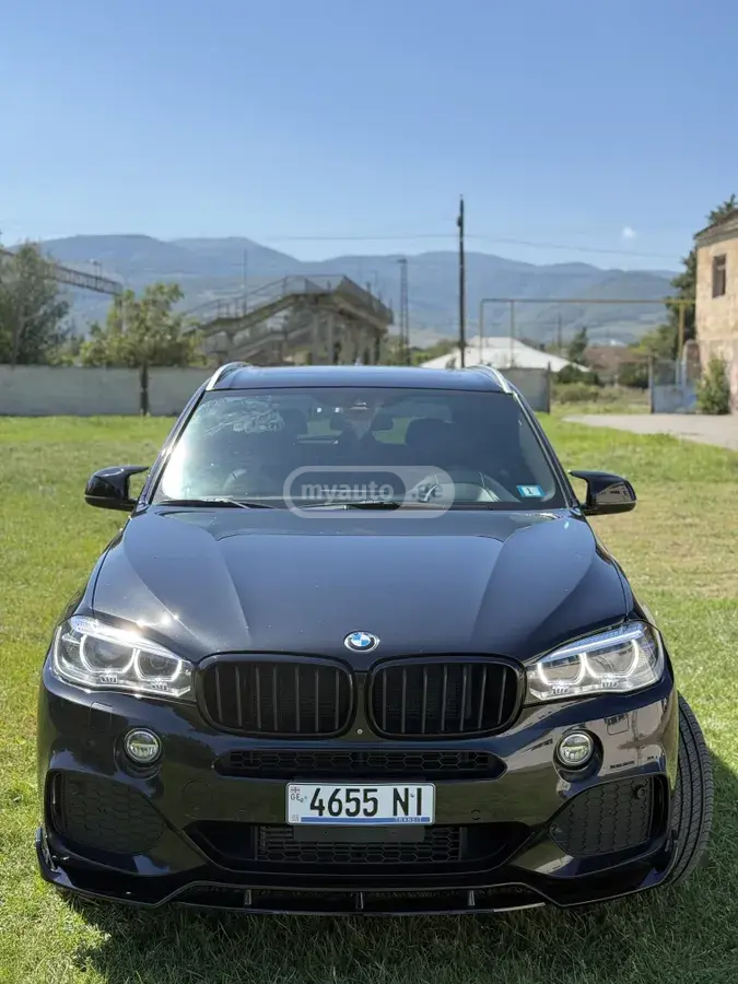 BMW X5 2015 — photo 2