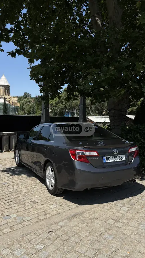 Toyota Camry 2014 — photo 2