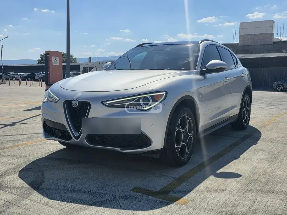 Alfa Romeo Stelvio 2017 — photo 2