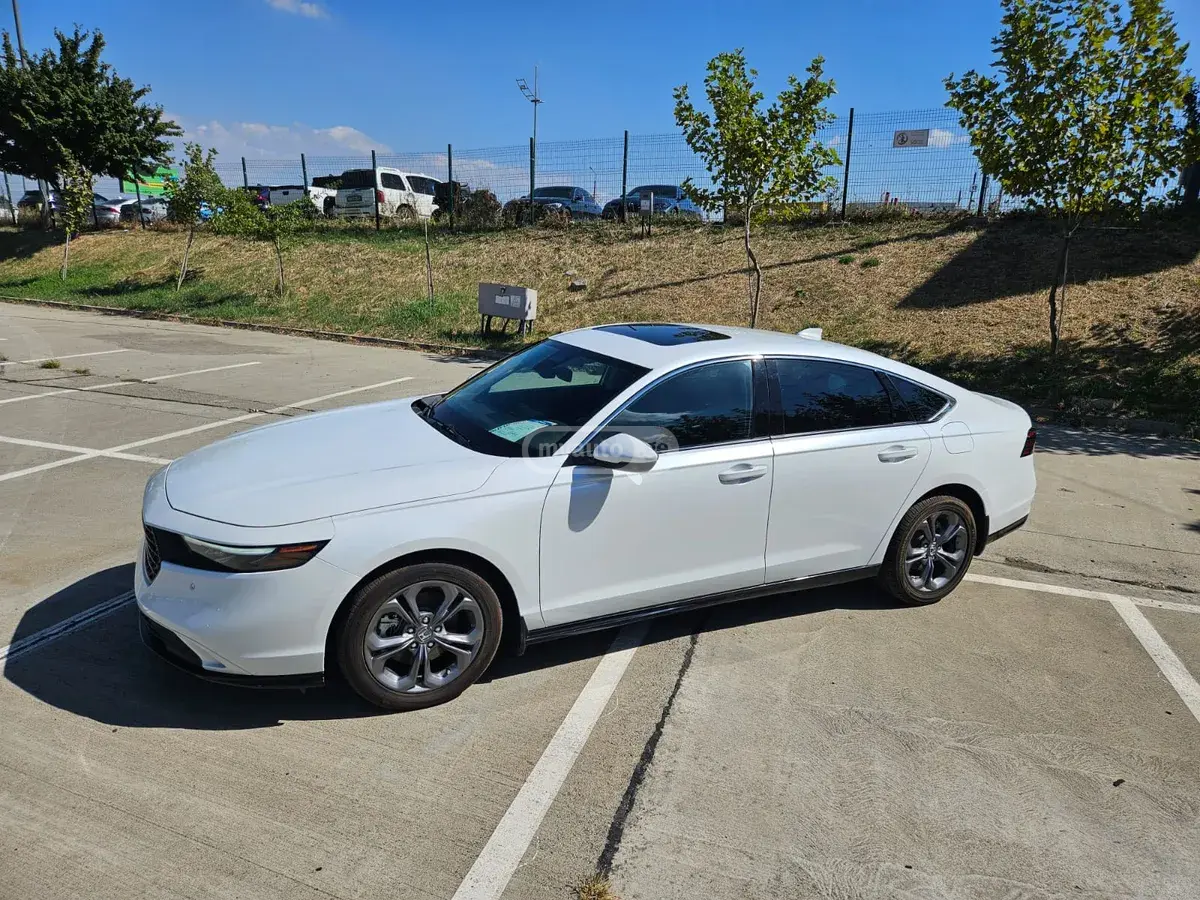 Honda Accord 2023 — photo 2