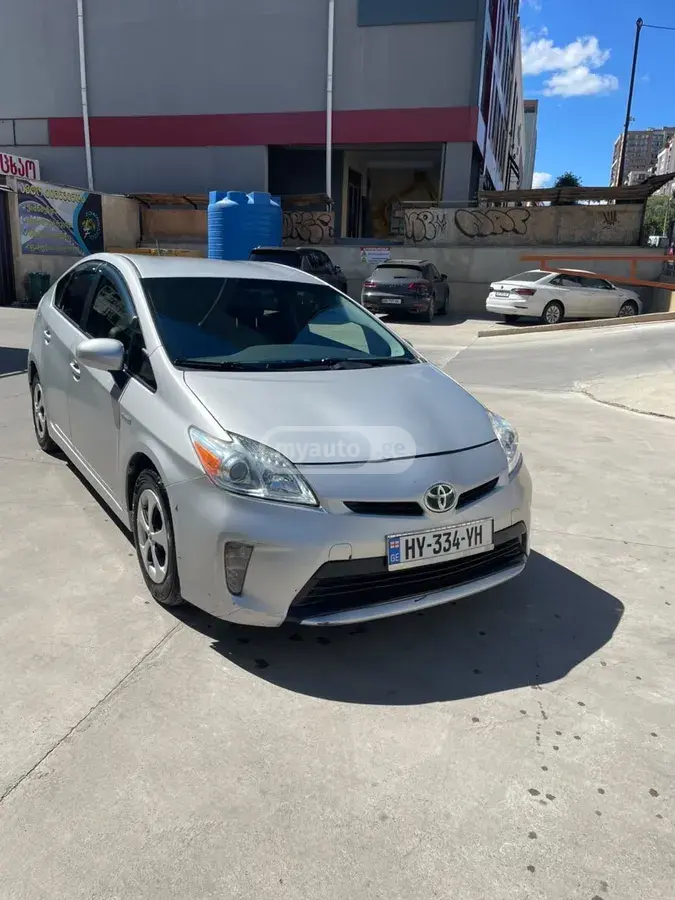 Toyota Prius 2013 — photo 2