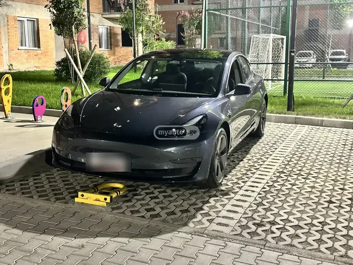 Tesla Model 3 2023 — photo 2