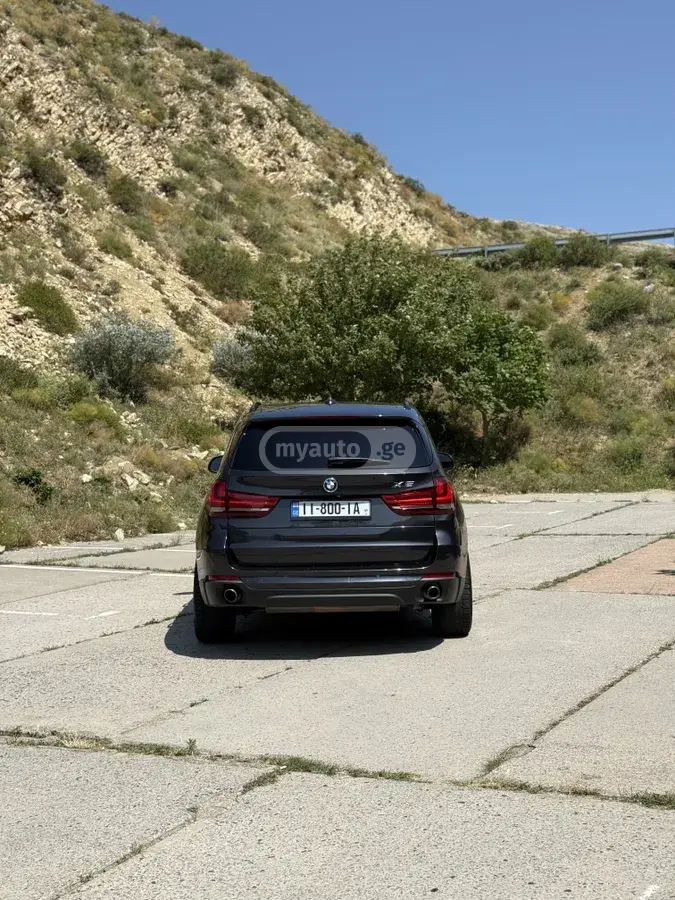 BMW X5 2015 — photo 2