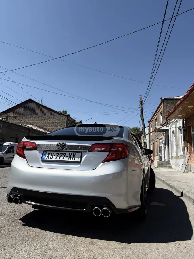 Toyota Camry 2014 — photo 2