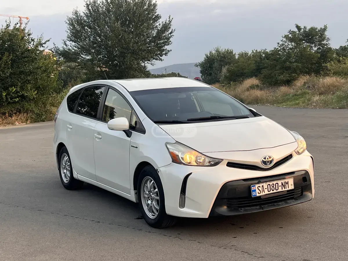 Toyota Prius V