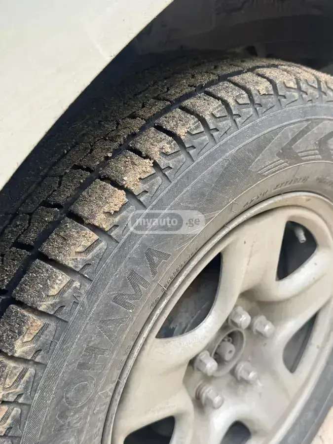 Toyota RAV4 2003 — photo 2