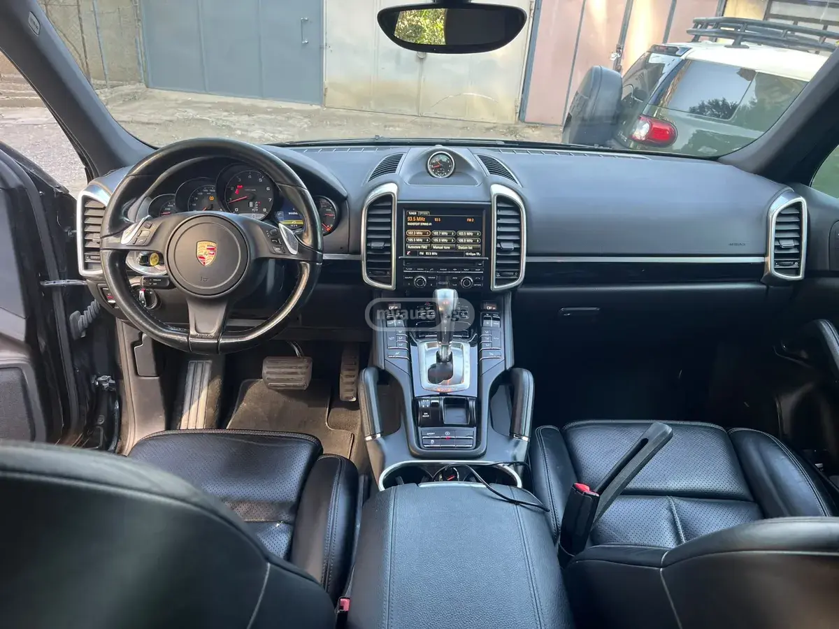 Porsche Cayenne 2014 — photo 2