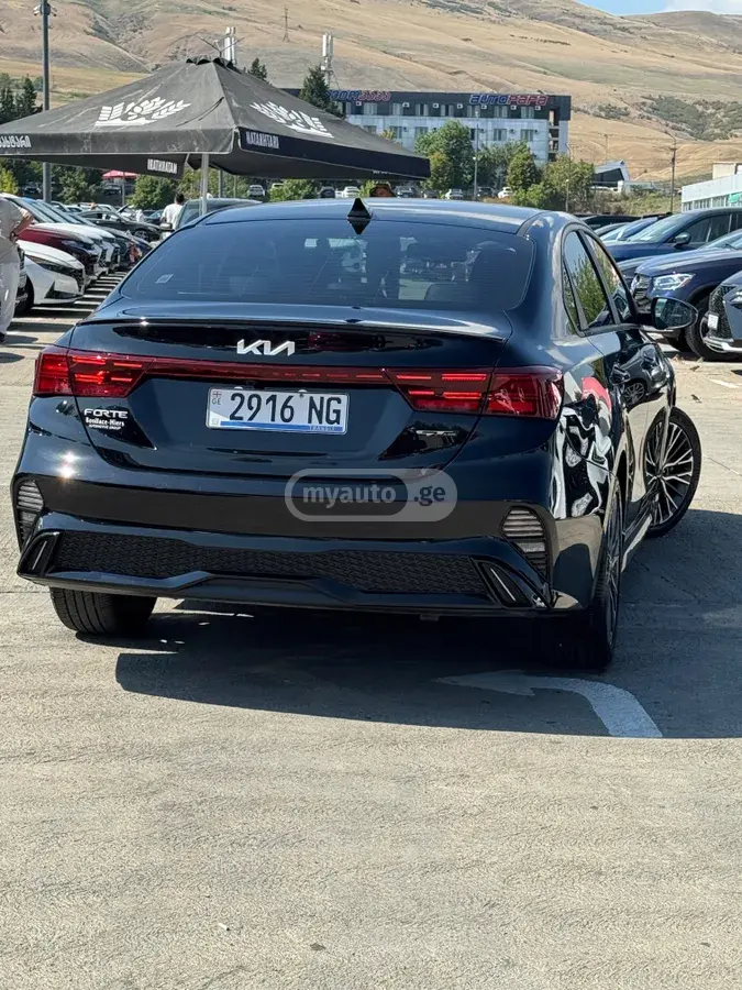 Kia Forte 2023 — photo 2
