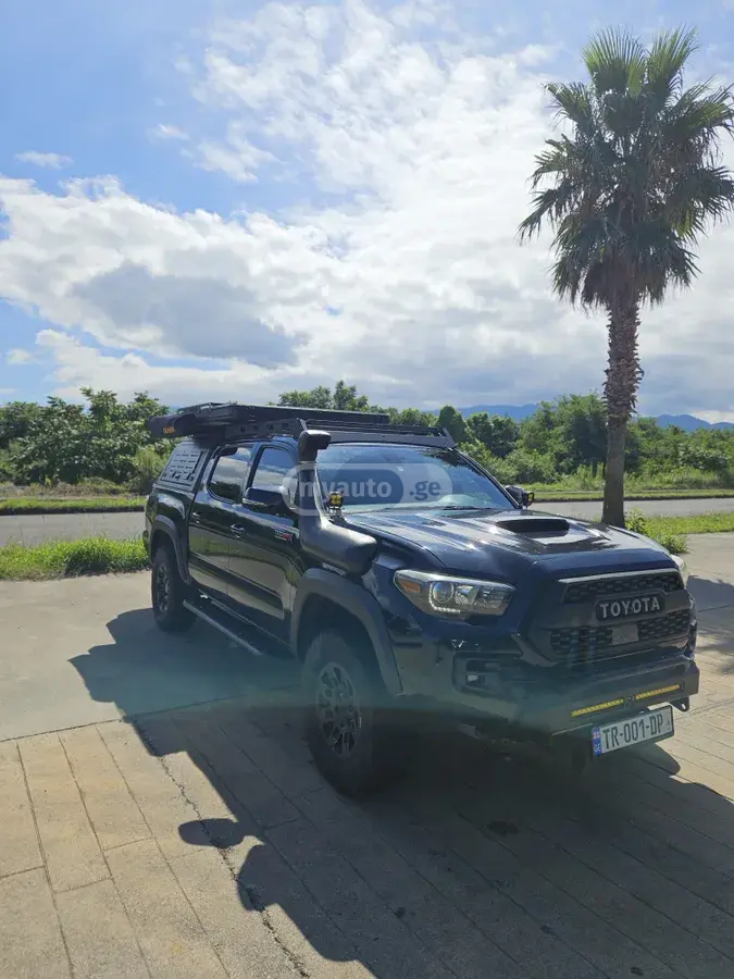 Toyota Tacoma 2019 — photo 2