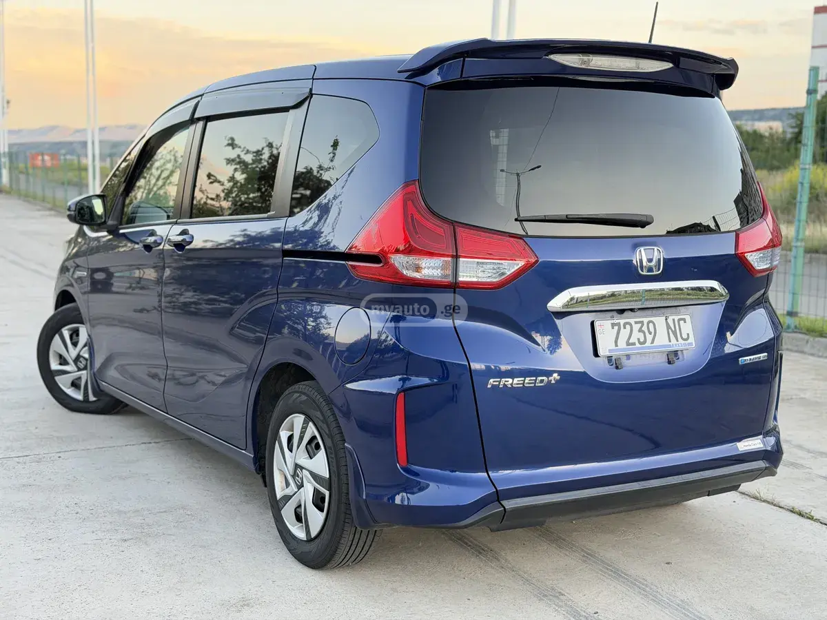 Honda Freed 2017 — photo 2