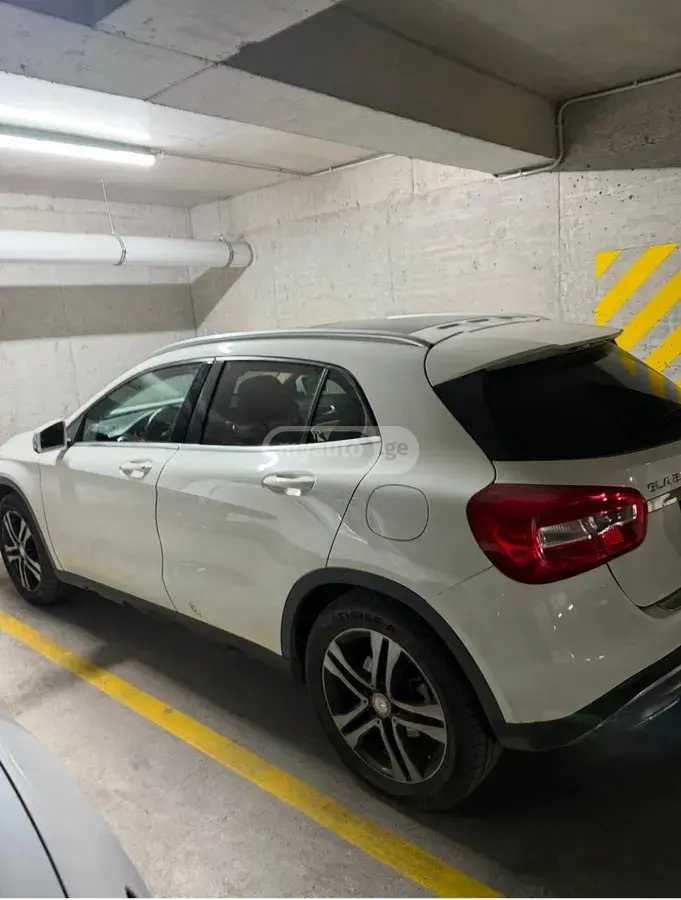 Mercedes-Benz GLA 250 2015 — photo 2