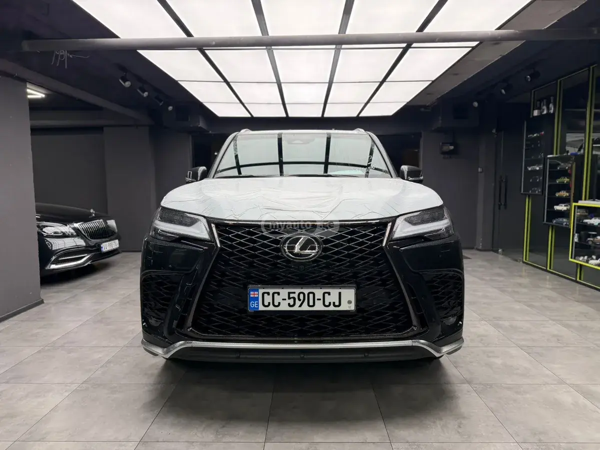 Lexus LX 600 2026 — photo 2