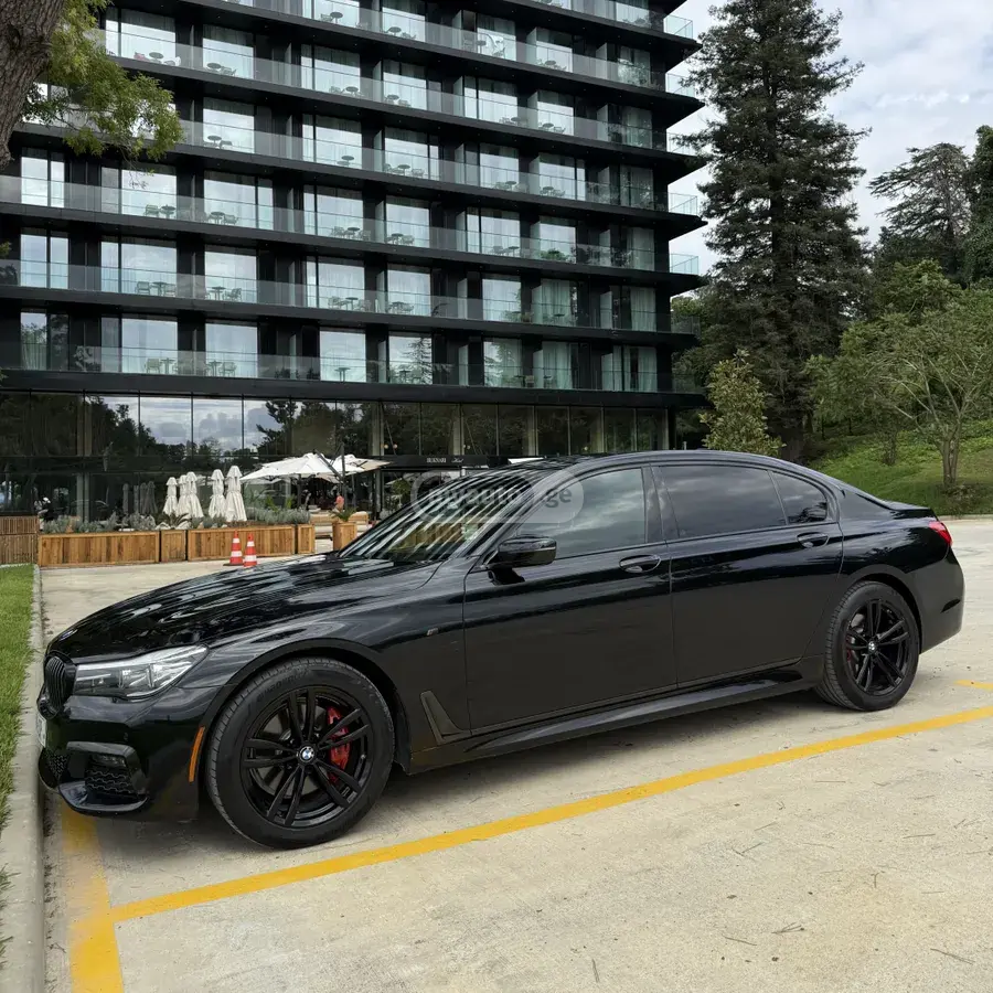 BMW 740