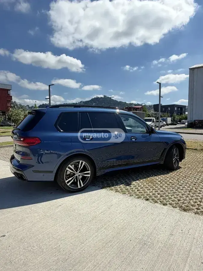 BMW X7 2022 — photo 2