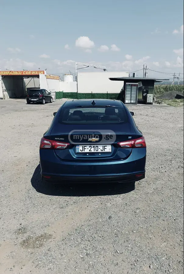 Chevrolet Malibu 2019 — photo 2