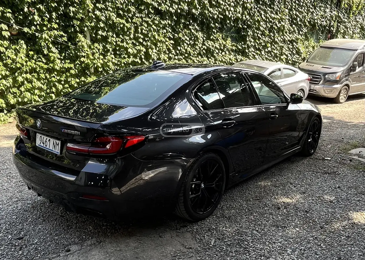 BMW M550