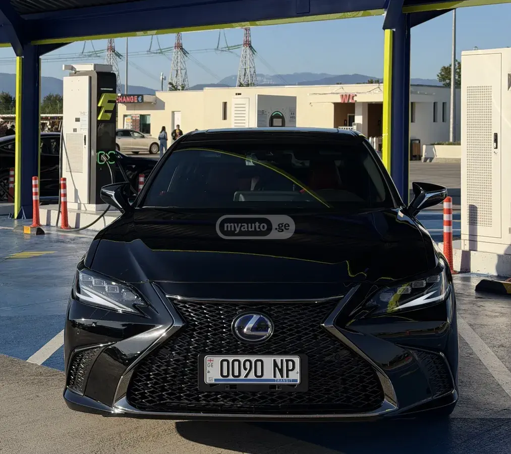 Lexus ES 300 2022 — photo 2