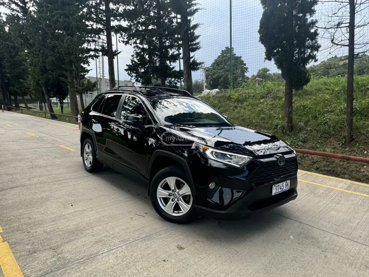 Toyota RAV4 2020 — photo 2