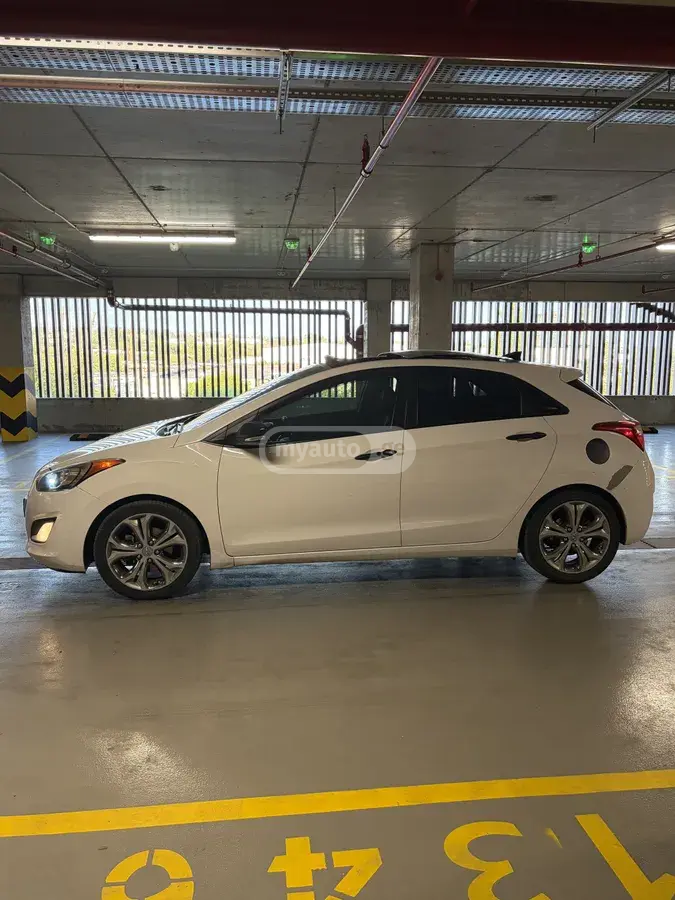 Hyundai Elantra 2013 — photo 2