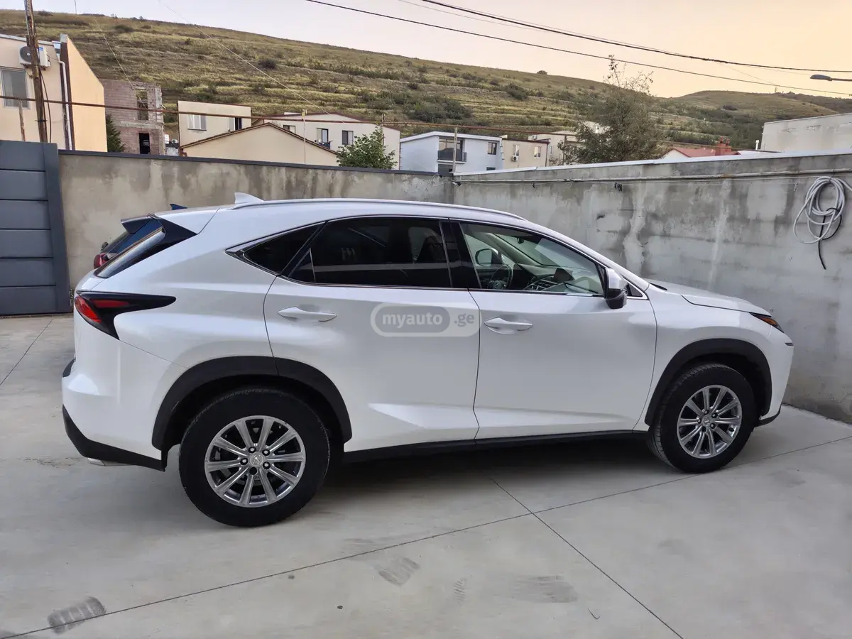 Lexus NX 200 2017 — photo 2