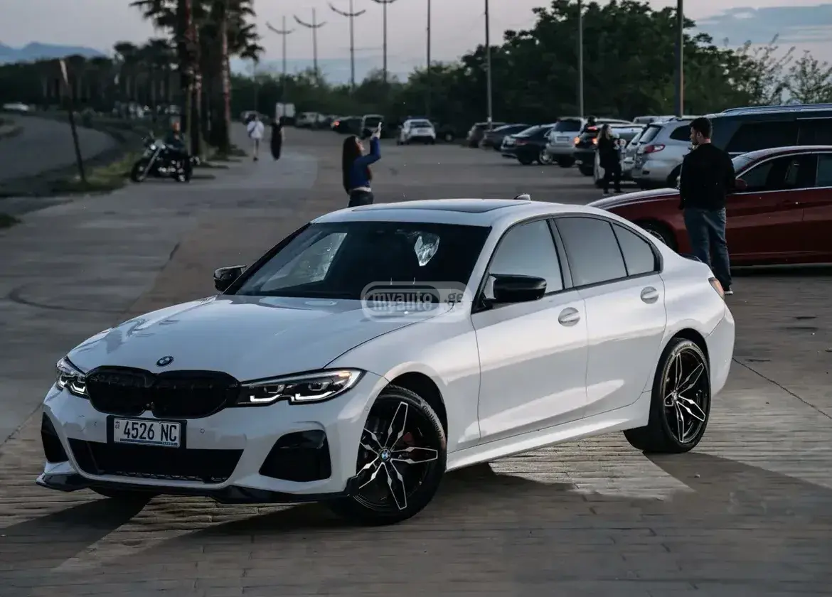 BMW 330