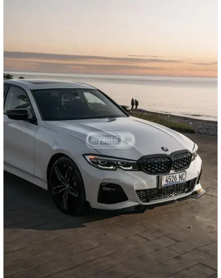 BMW 330 2021 — photo 2