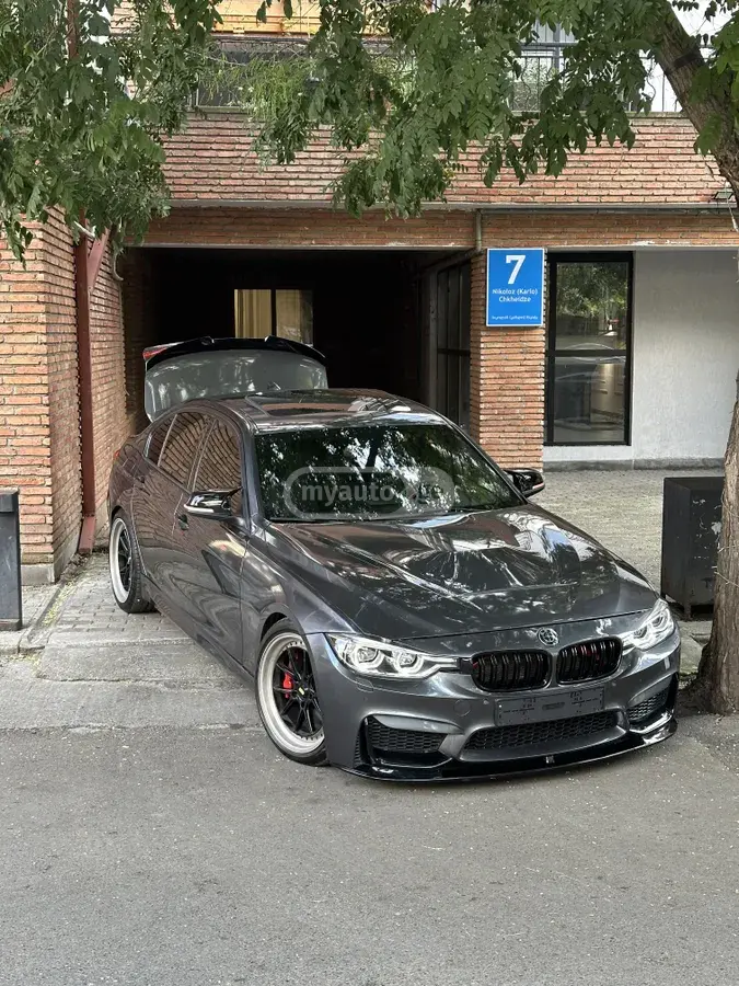 BMW 335