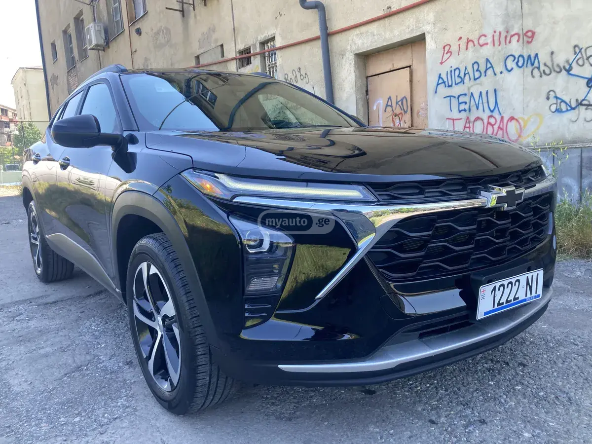 Chevrolet Trax 2023 — photo 2