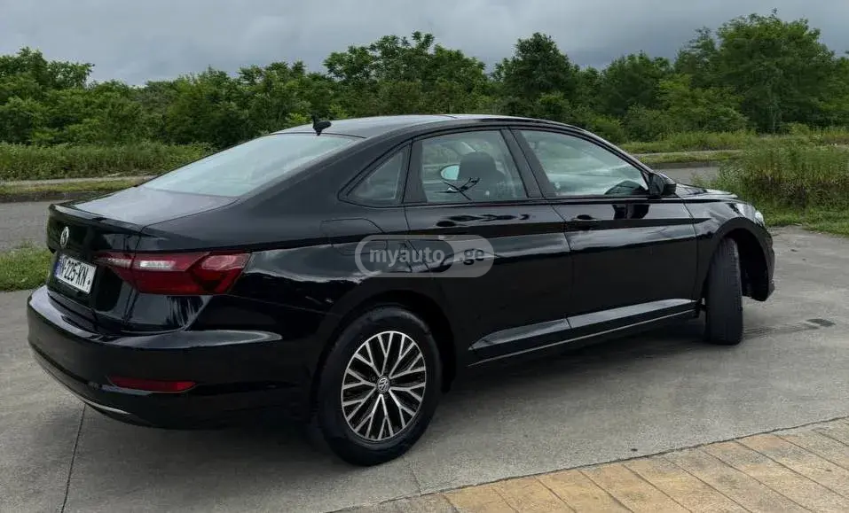 Volkswagen Jetta 2021 — photo 2