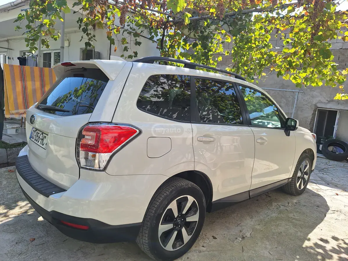 Subaru Forester 2017 — photo 2