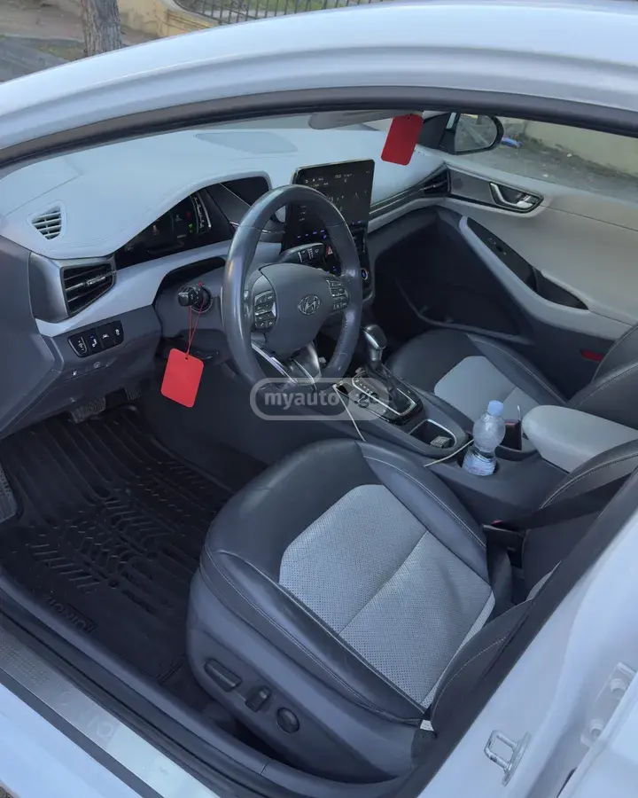 Hyundai Ioniq 2019 — photo 2