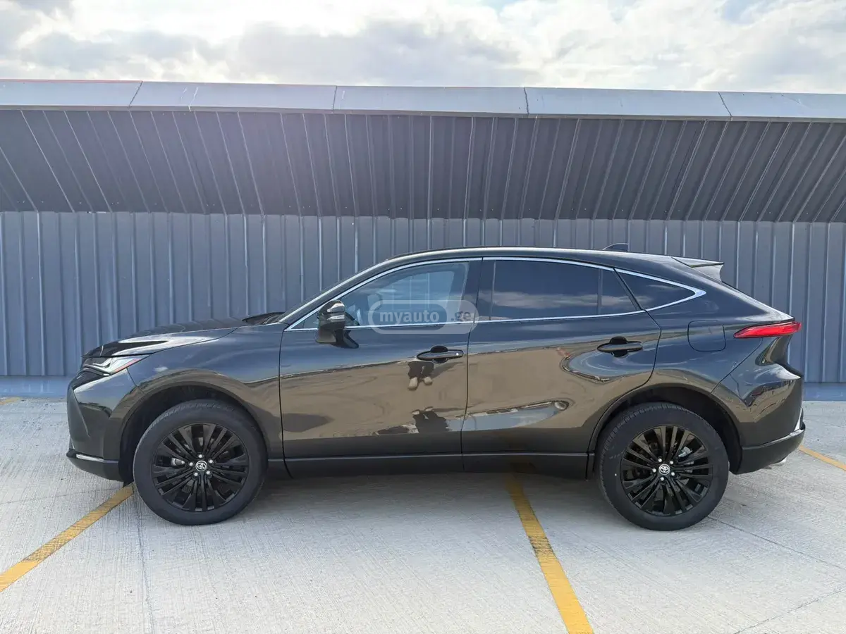 Toyota Venza 2024 — photo 2