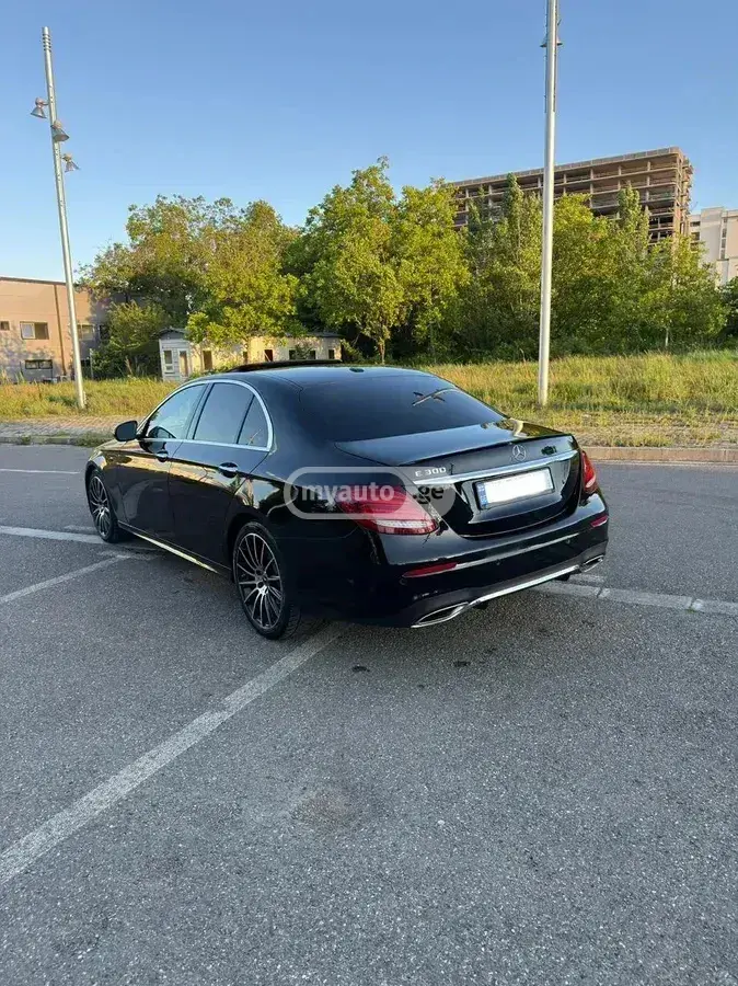 Mercedes-Benz E 300
