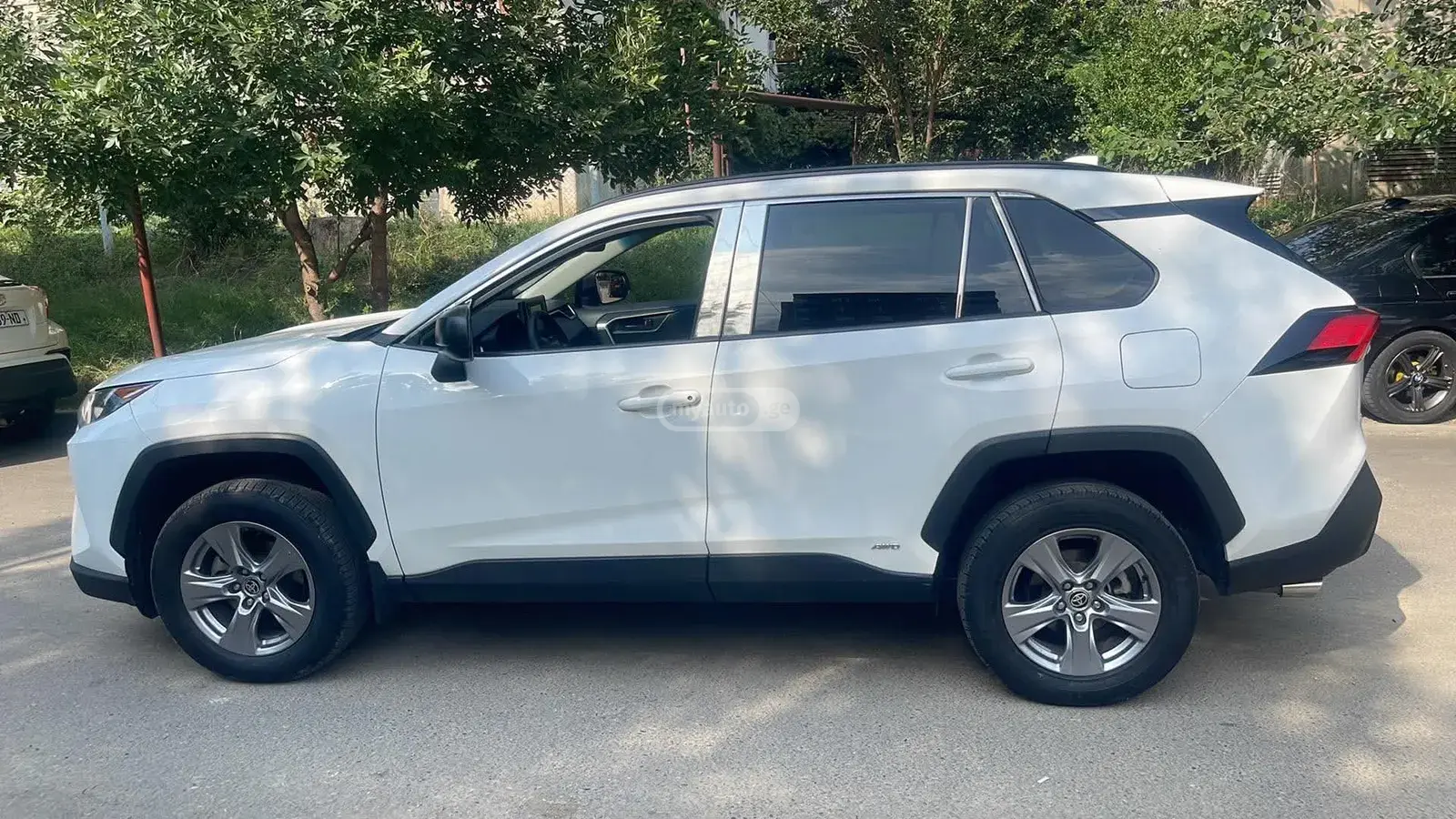 Toyota RAV4 2022 — photo 2