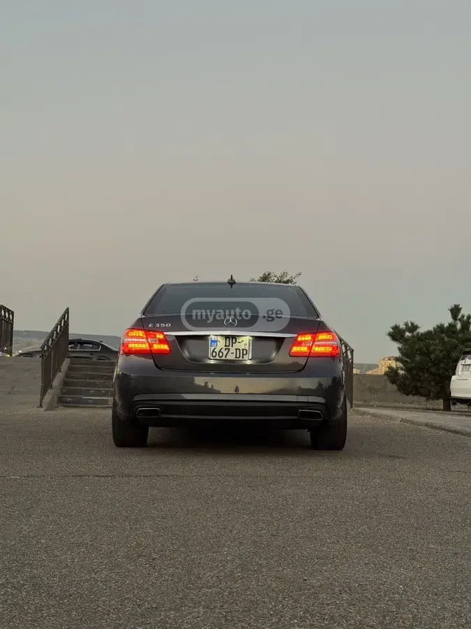 Mercedes-Benz E 350 2012 — photo 2