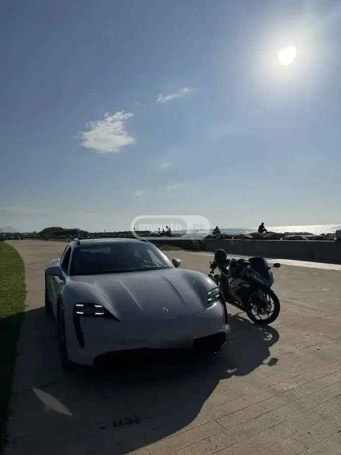 Porsche Taycan 4S