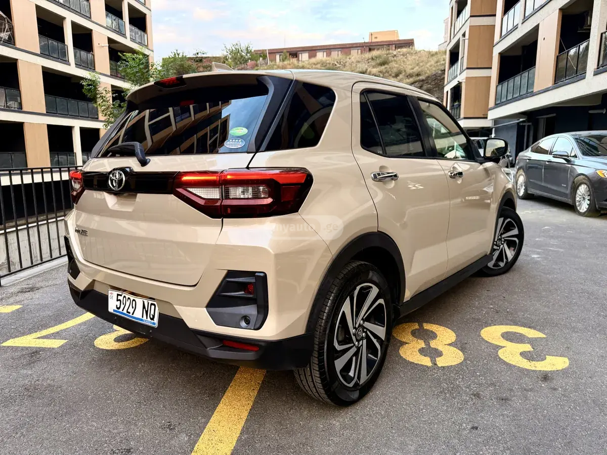 Toyota Raize 2020 — photo 2