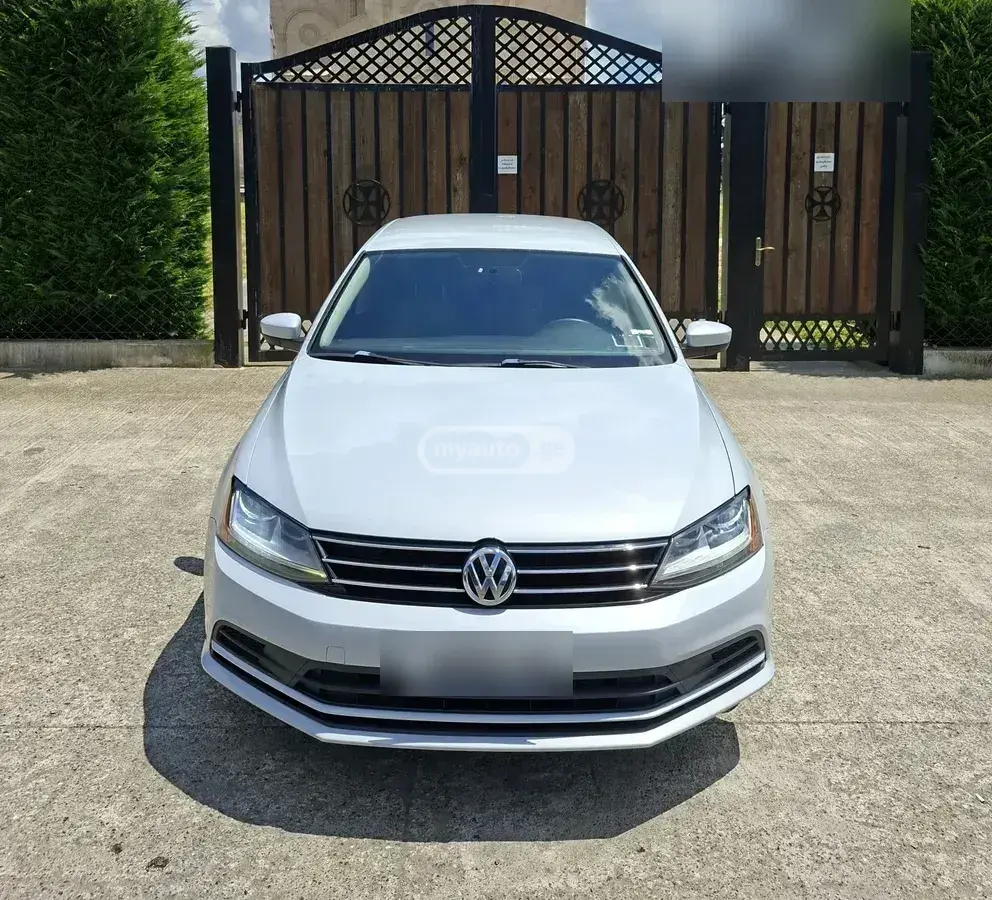 Volkswagen Jetta 2017 — photo 2