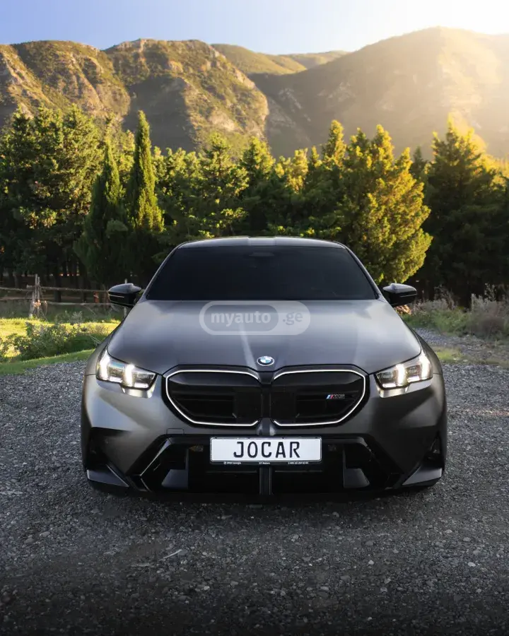 BMW M5 2025 — photo 2